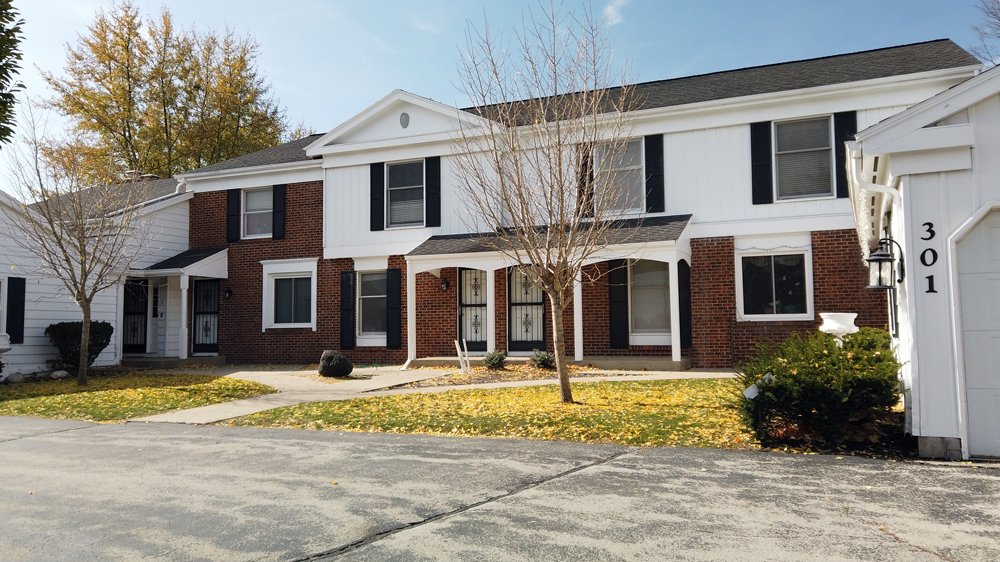 301 S. Regency Dr, Bloomington, IL 2 Bedroom