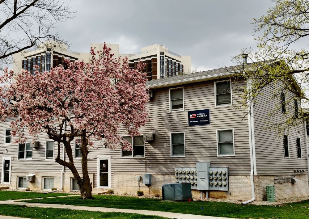 405 Broadway, Normal, IL 4 Bedroom