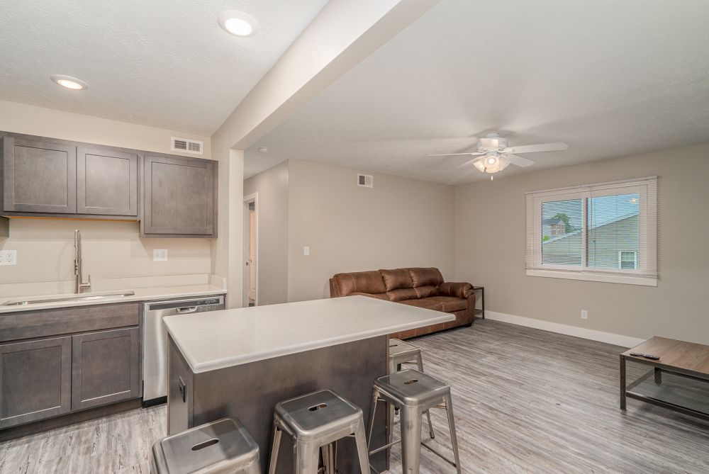 98 W. Cherry, Normal, IL 2 Bedroom