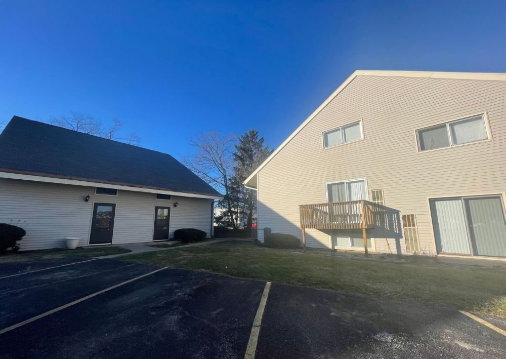 717 Fairmont Drive Townhome, Bloomington, IL 1 Bedroom